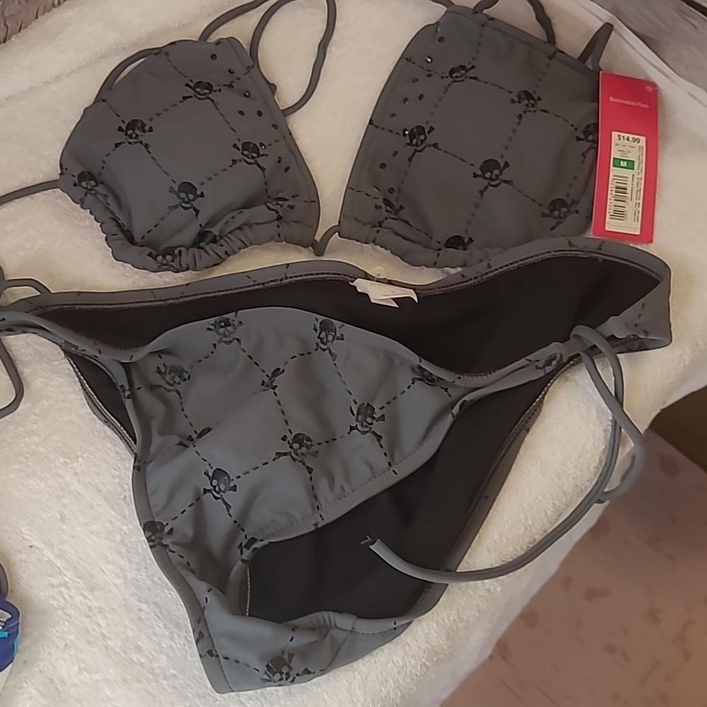 2 bikini - Picture 5 of 5